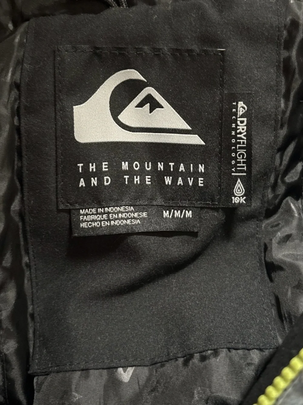 Quiksilver Snowboarding Jacket Men’s Medium,Made in Indonesia